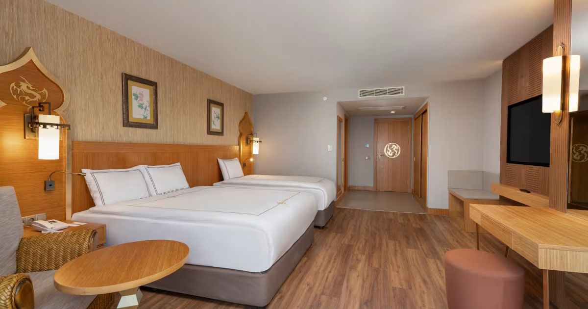 Лято 2027 в Royal Dragon Hotel 5* 16
