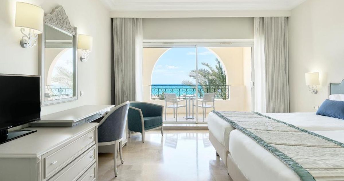 2027 Почивка в Хамамет в хотел Iberostar Waves Averroes 4* полети до октомври 5