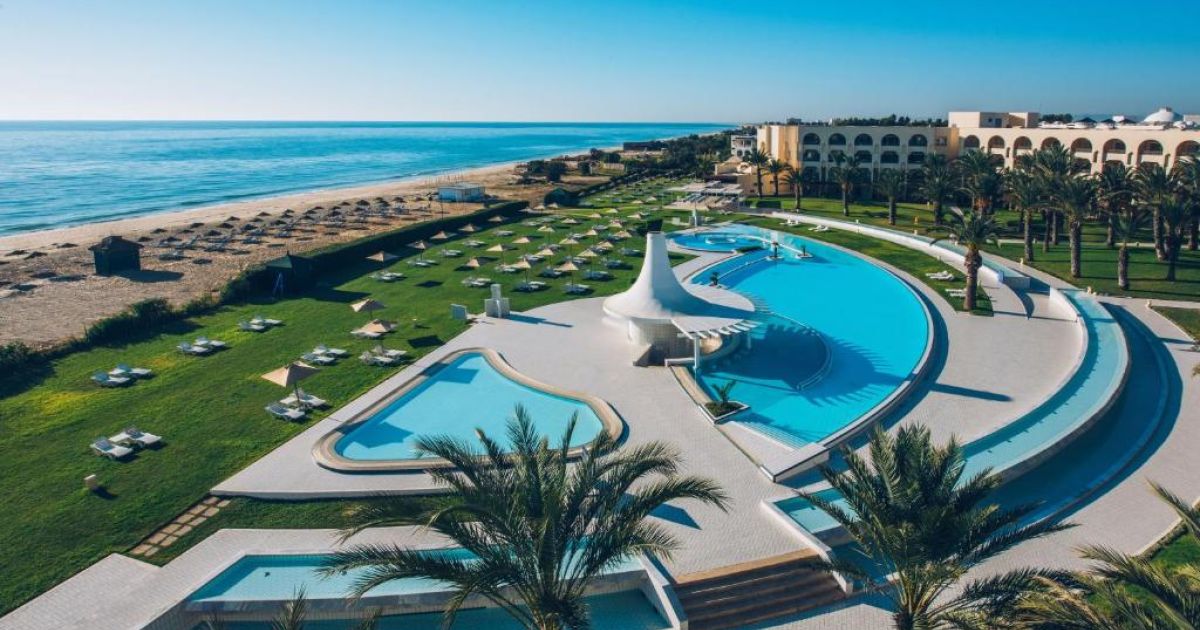 2027 Почивка в Хамамет в хотел Iberostar Waves Averroes 4* полети до октомври 13