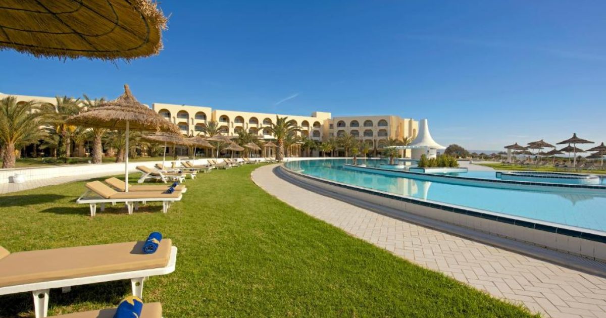 2027 Почивка в Хамамет в хотел Iberostar Waves Averroes 4* полети до октомври 18
